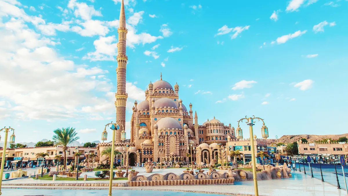El Khandq Mosque
